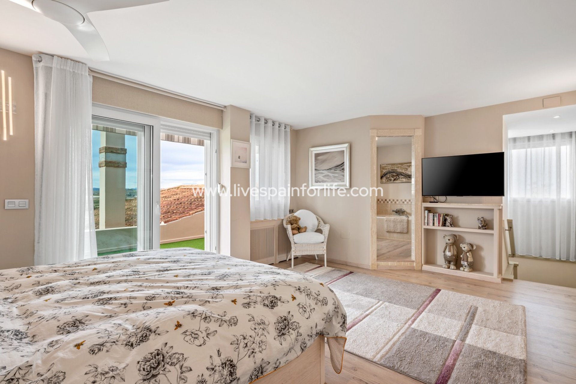  - 5. Finca / Country Property -
