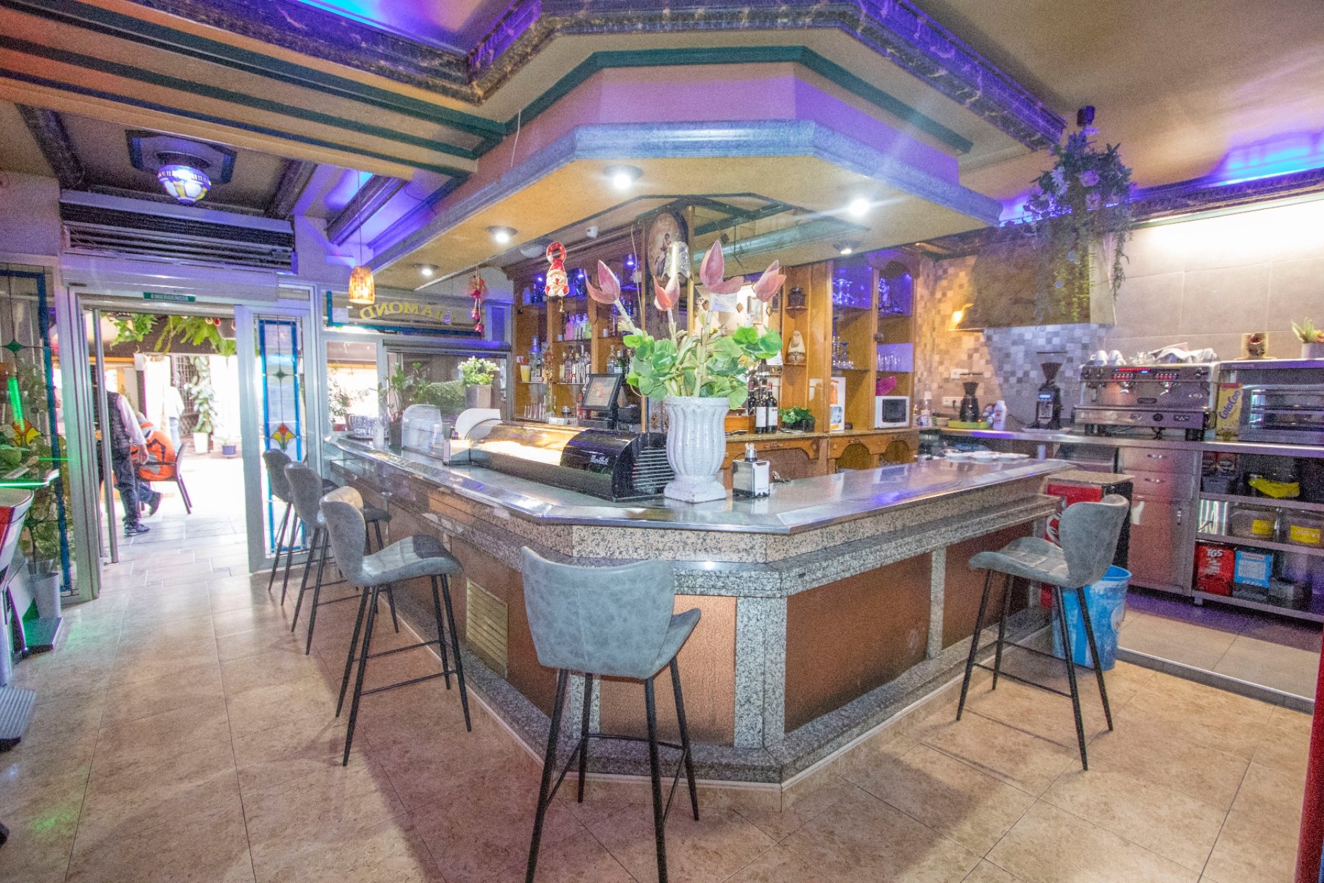 Alquiler larga estancia - Commercial -
Albatera