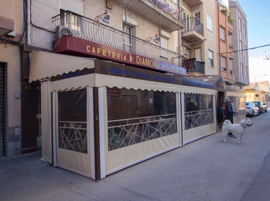 Alquiler larga estancia - Commercial -
Albatera