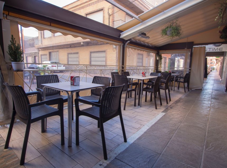 Alquiler larga estancia - Commercial -
Albatera