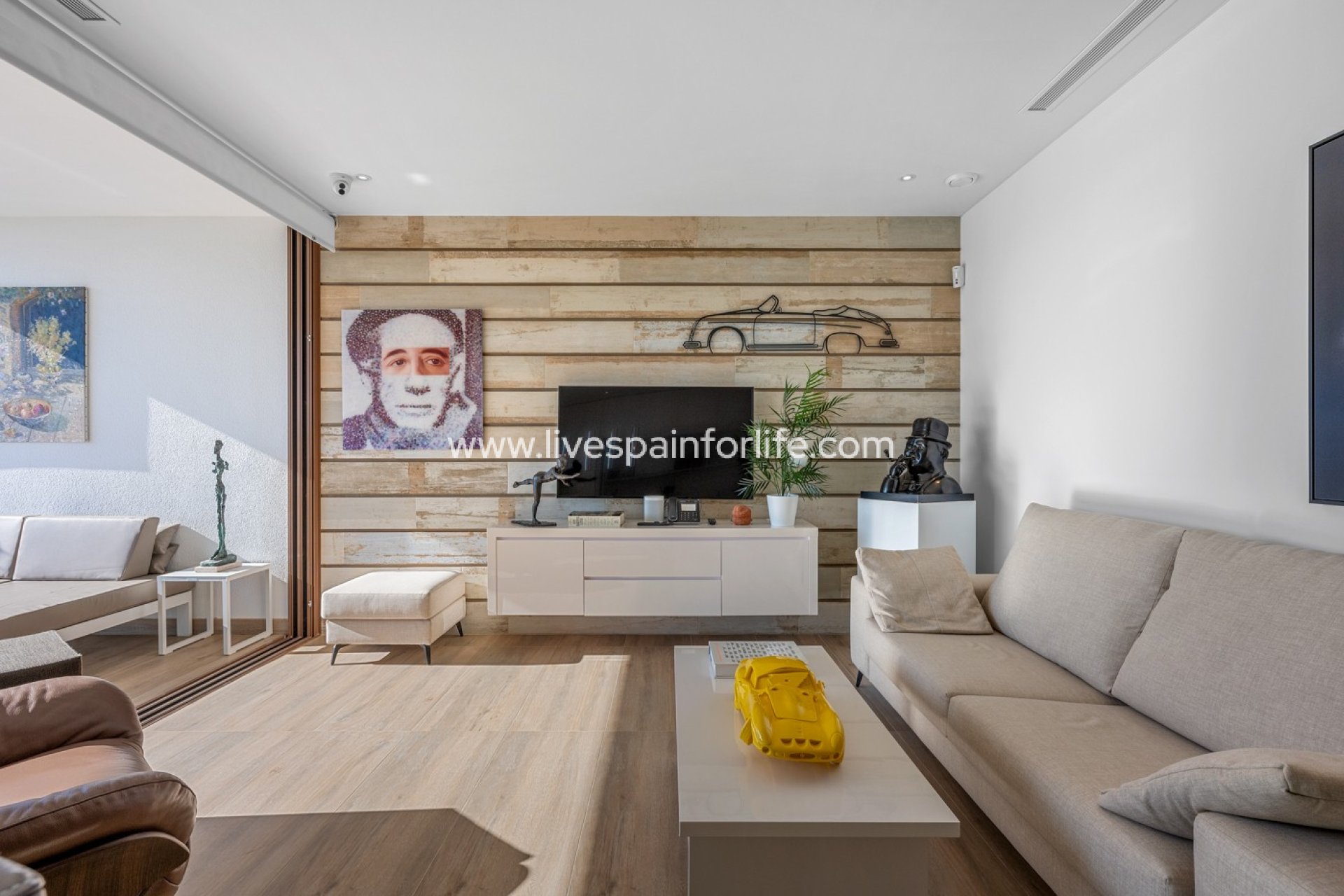  - Apartments -
Las Colinas Golf