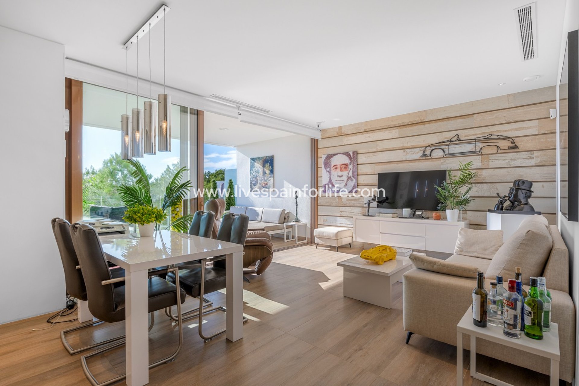  - Apartments -
Las Colinas Golf