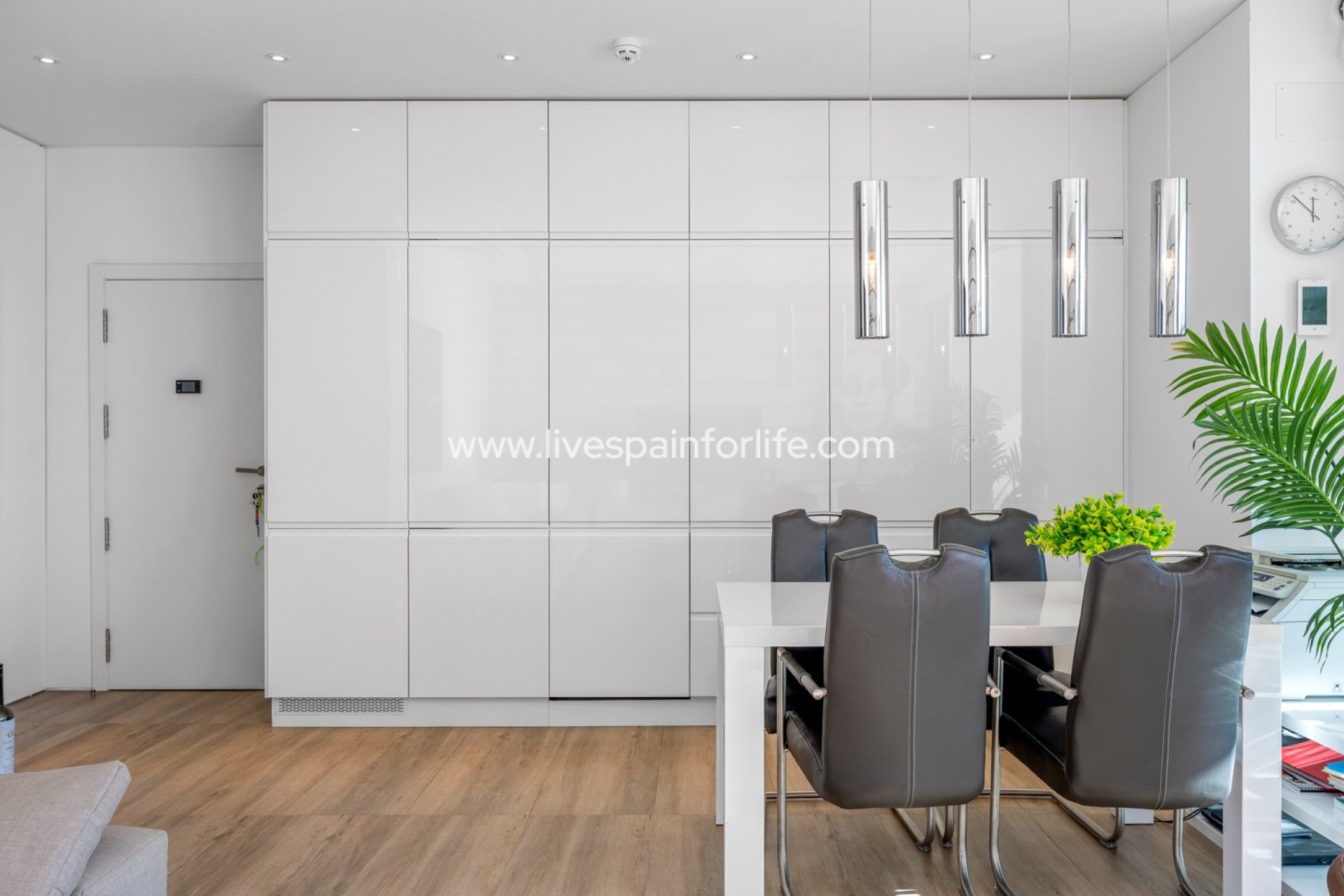  - Apartments -
Las Colinas Golf