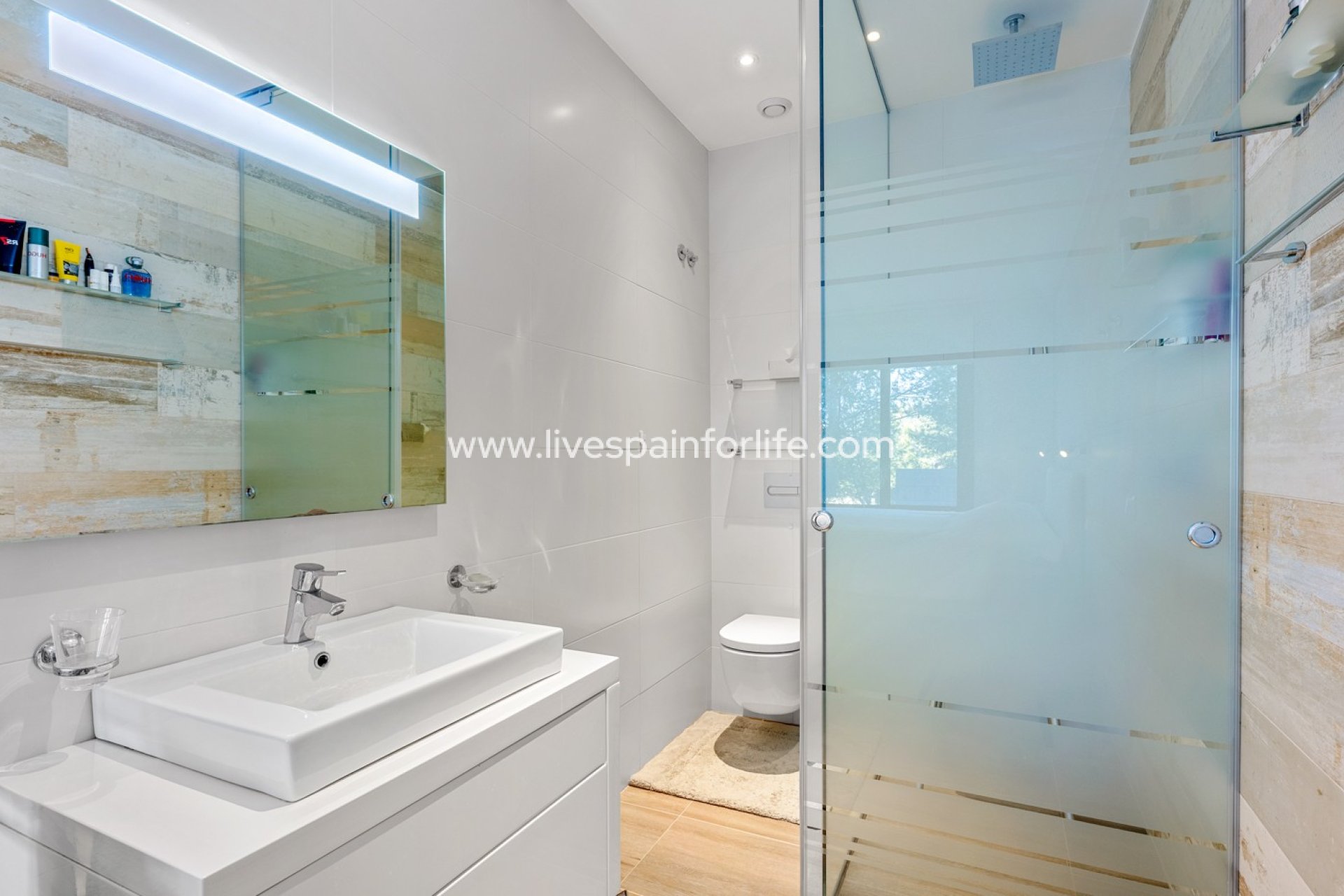  - Apartments -
Las Colinas Golf