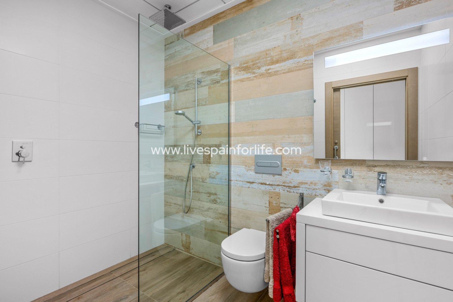  - Apartments -
Las Colinas Golf