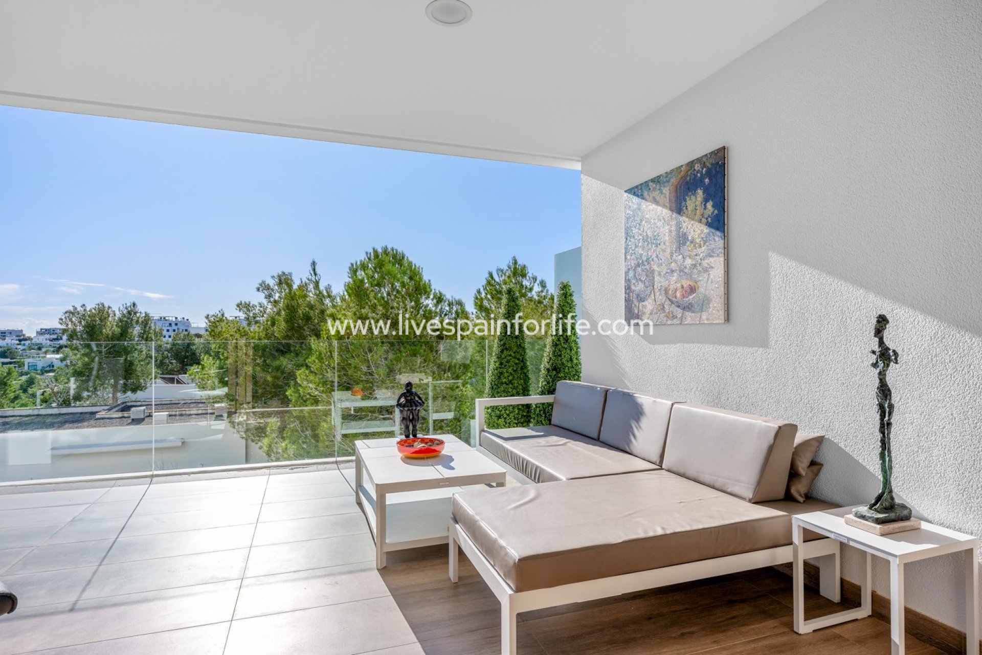  - Apartments -
Las Colinas Golf