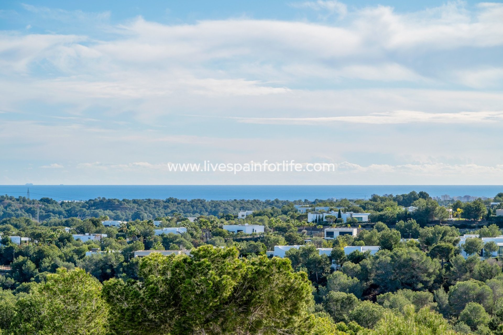  - Apartments -
Las Colinas Golf