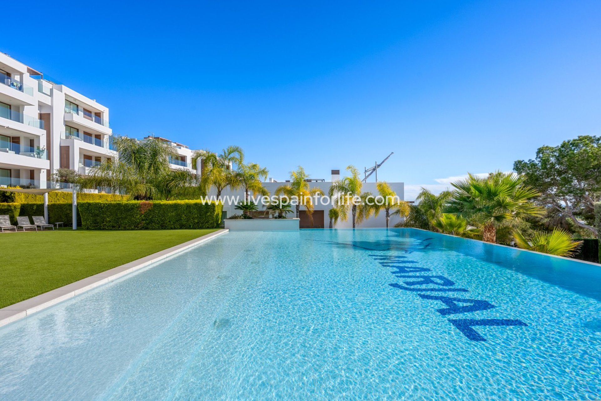  - Apartments -
Las Colinas Golf