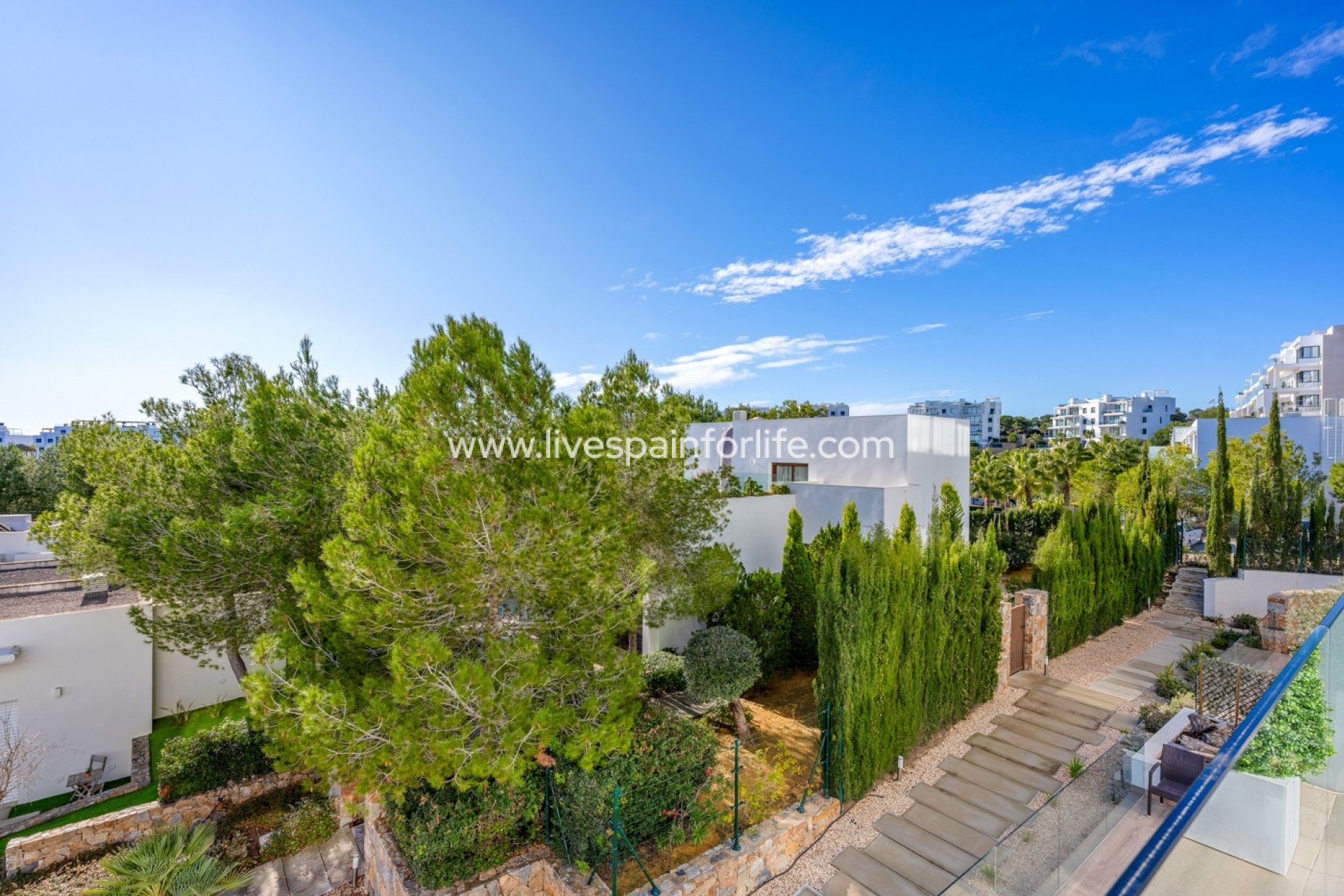  - Apartments -
Las Colinas Golf