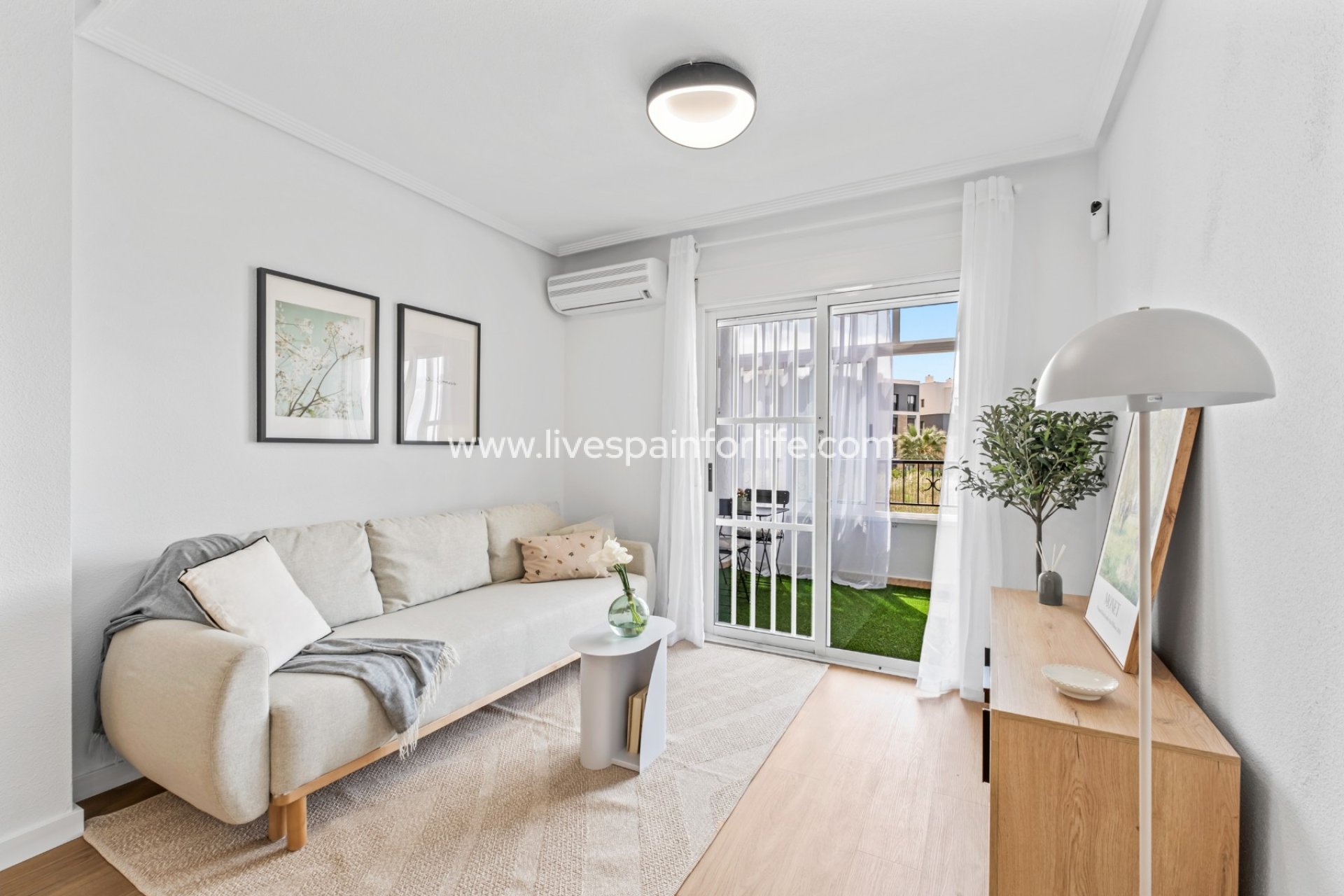  - Apartments -
Orihuela Costa - Playa Flamenca