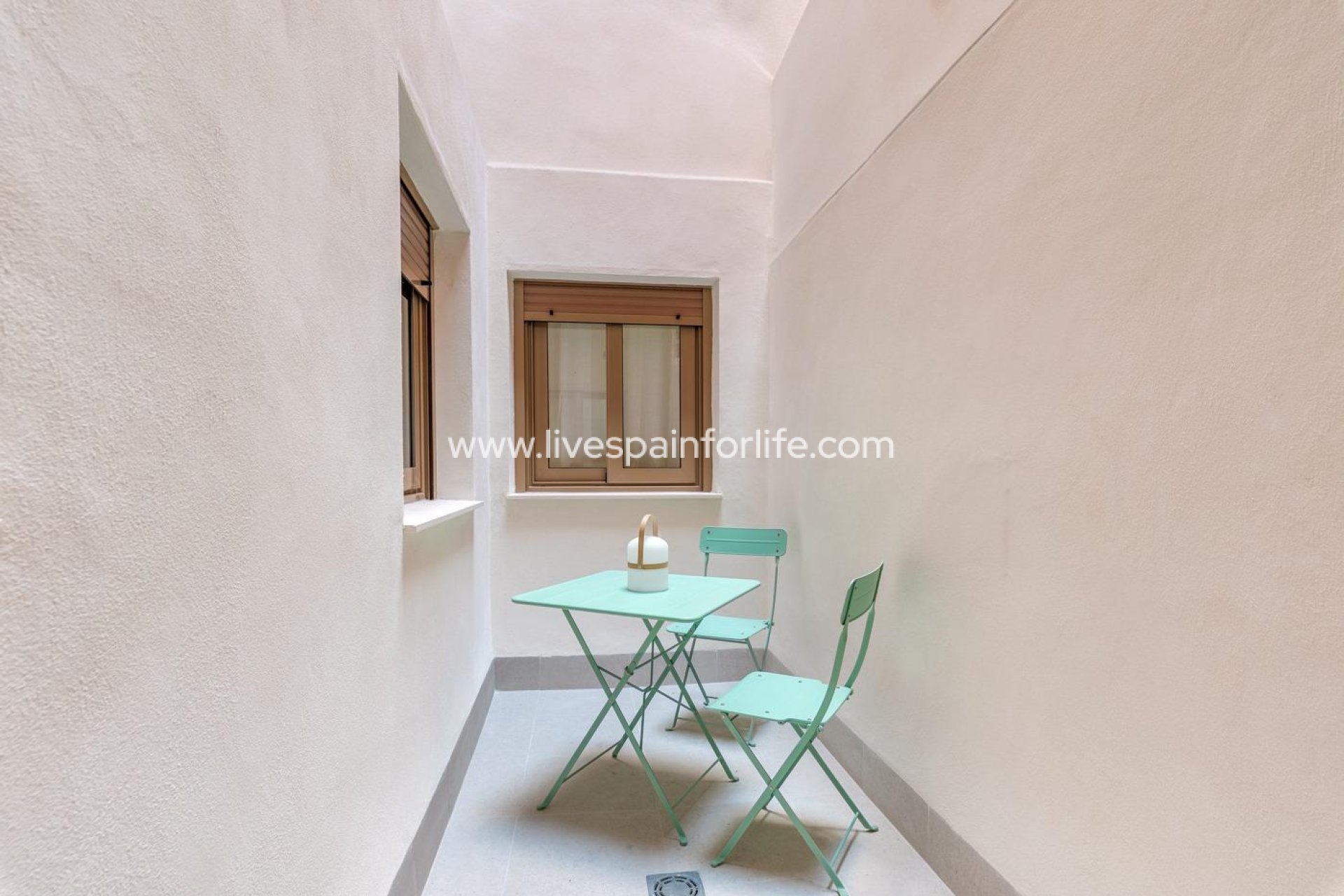  - Apartments -
 - Pueblo