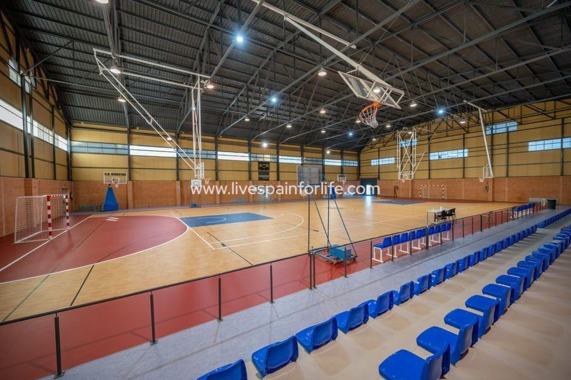  - Apartments -
 - Pueblo