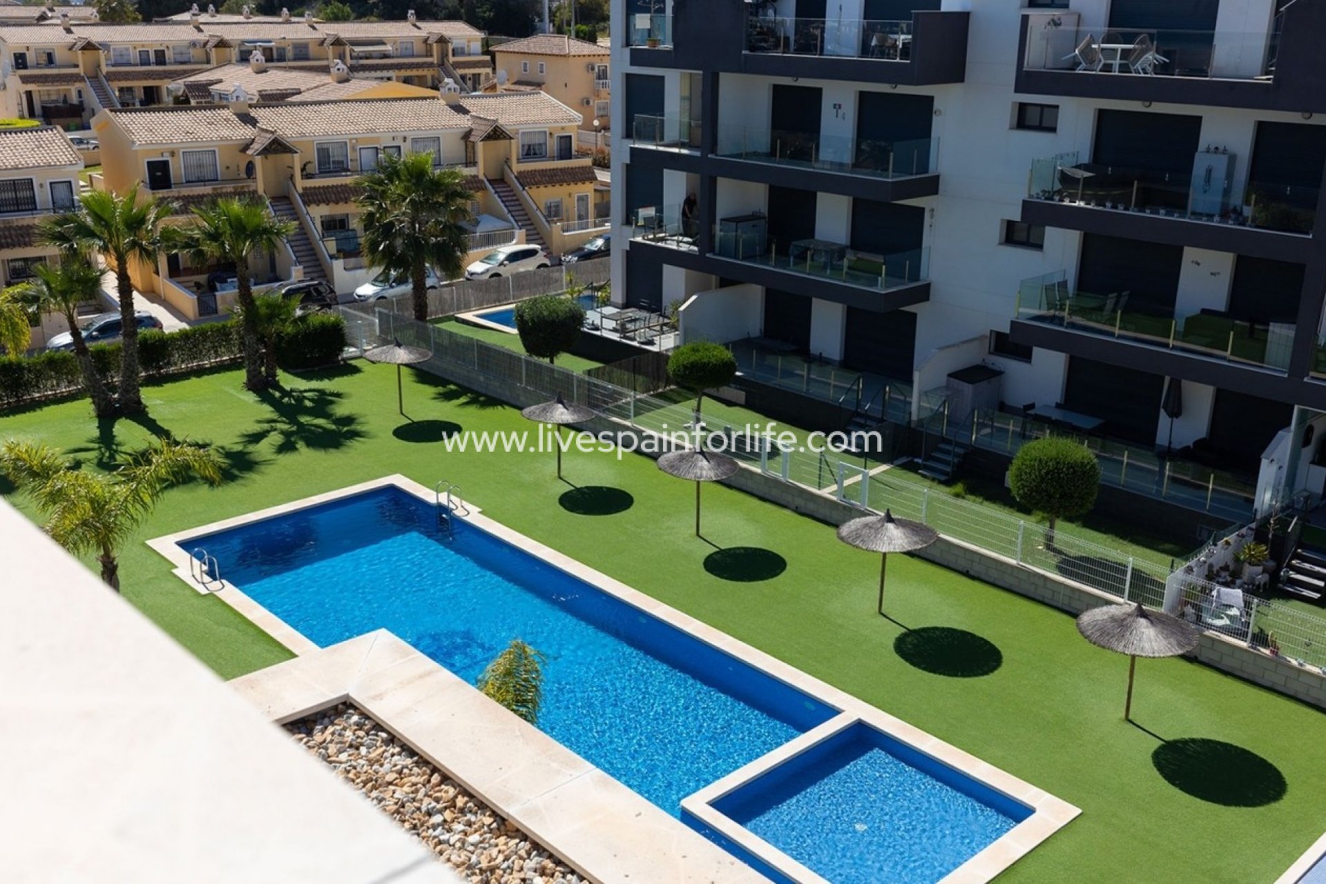  - Apartments -
 - Villamartín