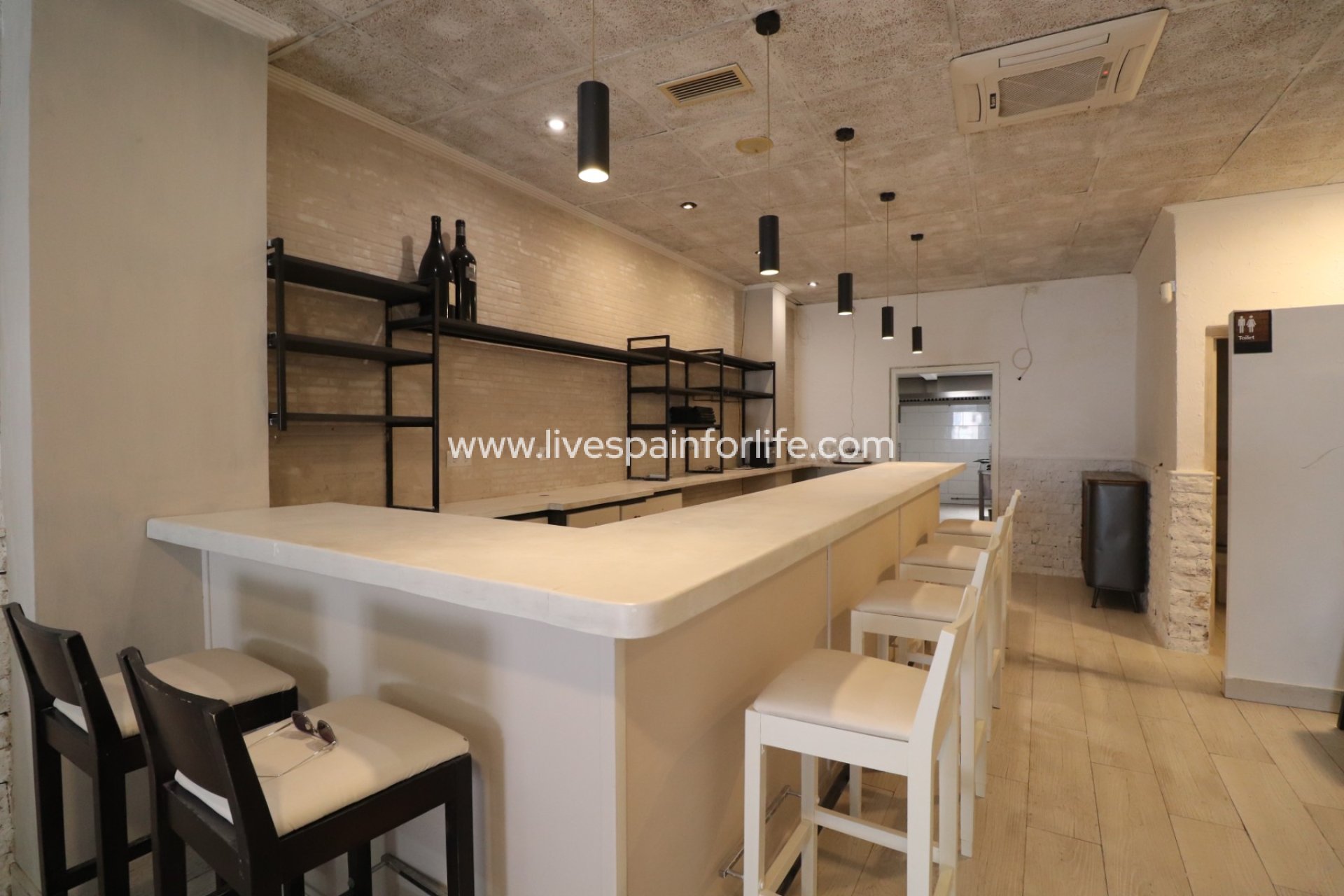  - Commercial (Freehold) -
Benijofar - Benijofar - Village