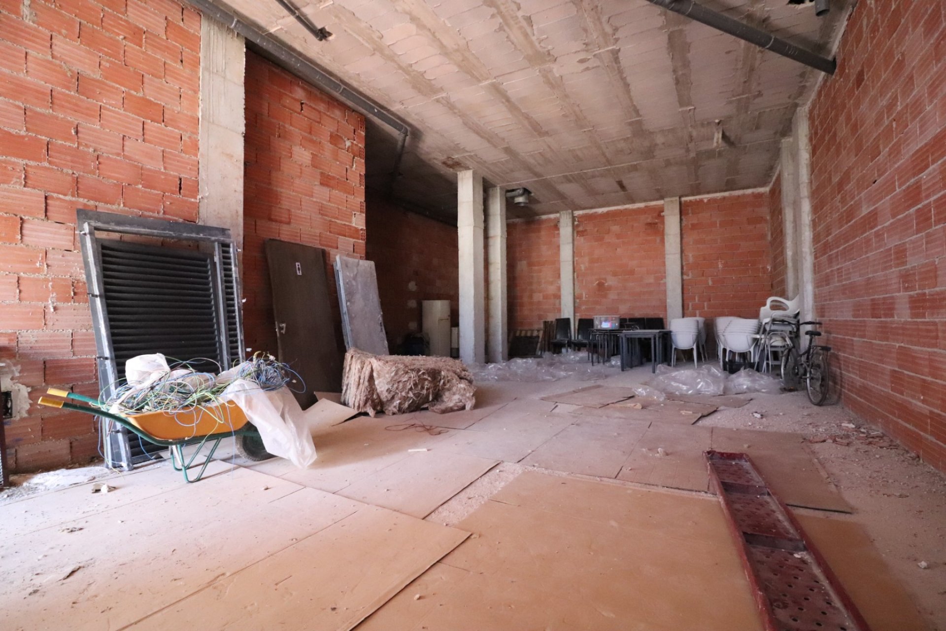  - Commercial -
Los Montesinos - Laguna Green