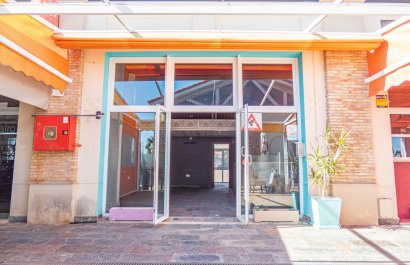 Commercial - Resale - La Finca Golf -
                    Algorfa