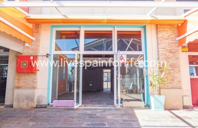 Commercial - Reventa - La Finca Golf -
                    Algorfa