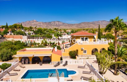 Country Property - Resale - Albatera -
                    Albatera