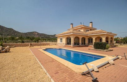 Country Property - Resale - Salinas -
                    Salinas