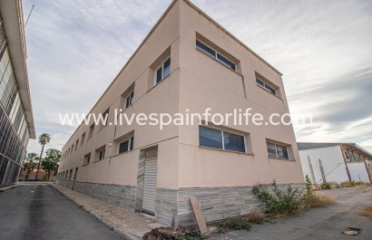 Handelspand - Herverkoop - Elche -
                    Elche