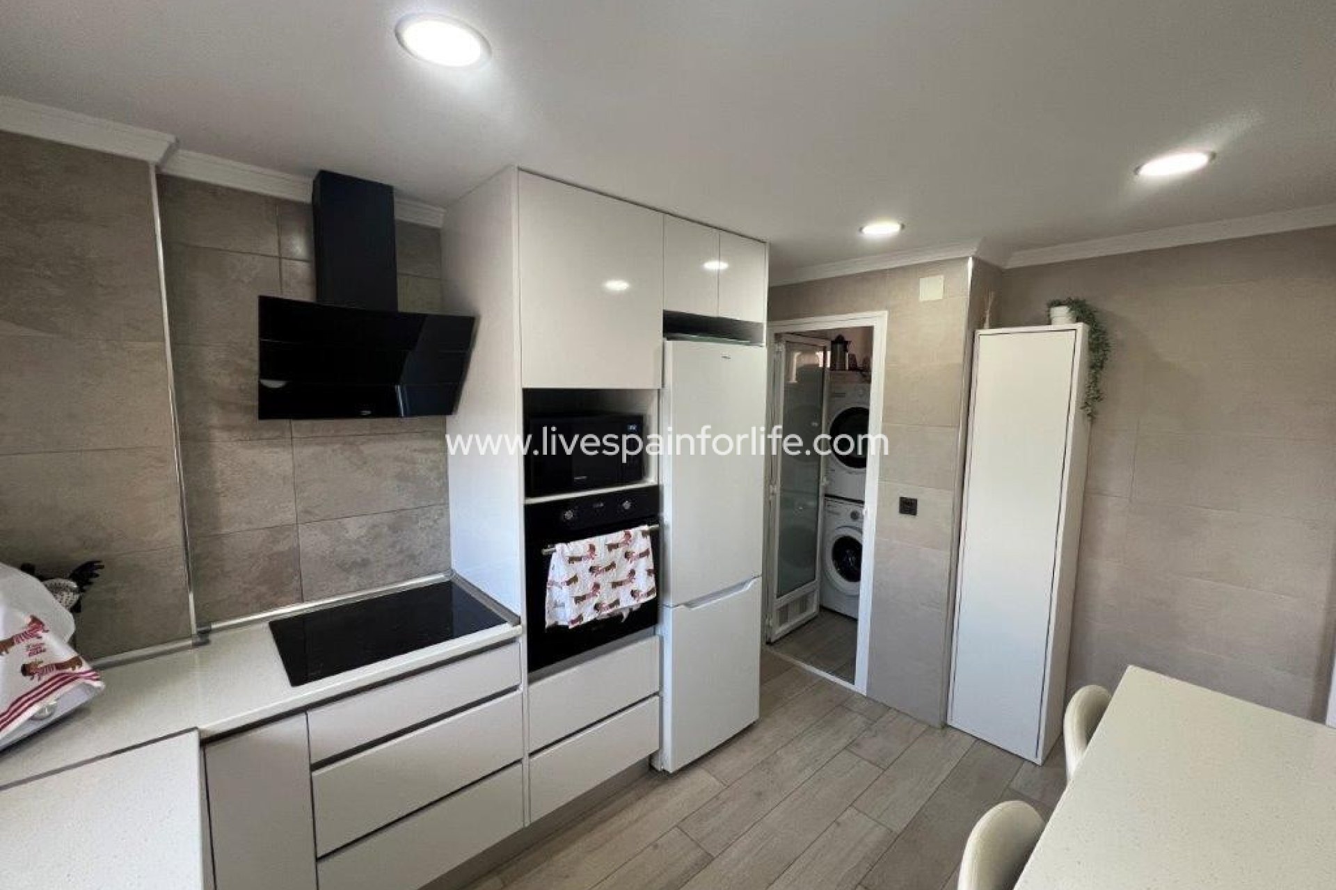 Herverkoop - Apartments -
Dolores