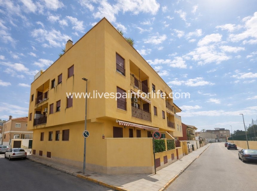 Herverkoop - Apartments -
Formentera Del Segura - Formentera - Village