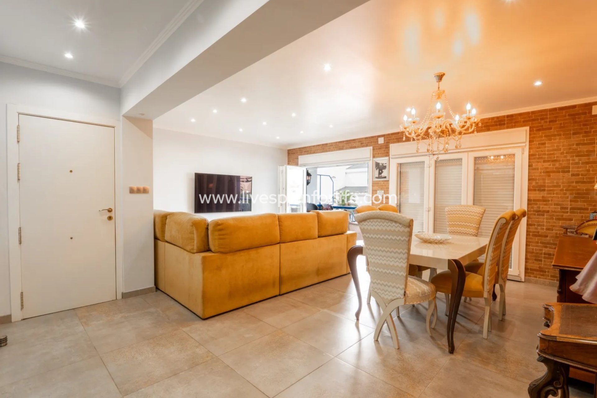 Herverkoop - Apartments -
Torrevieja - Playa Del Cura