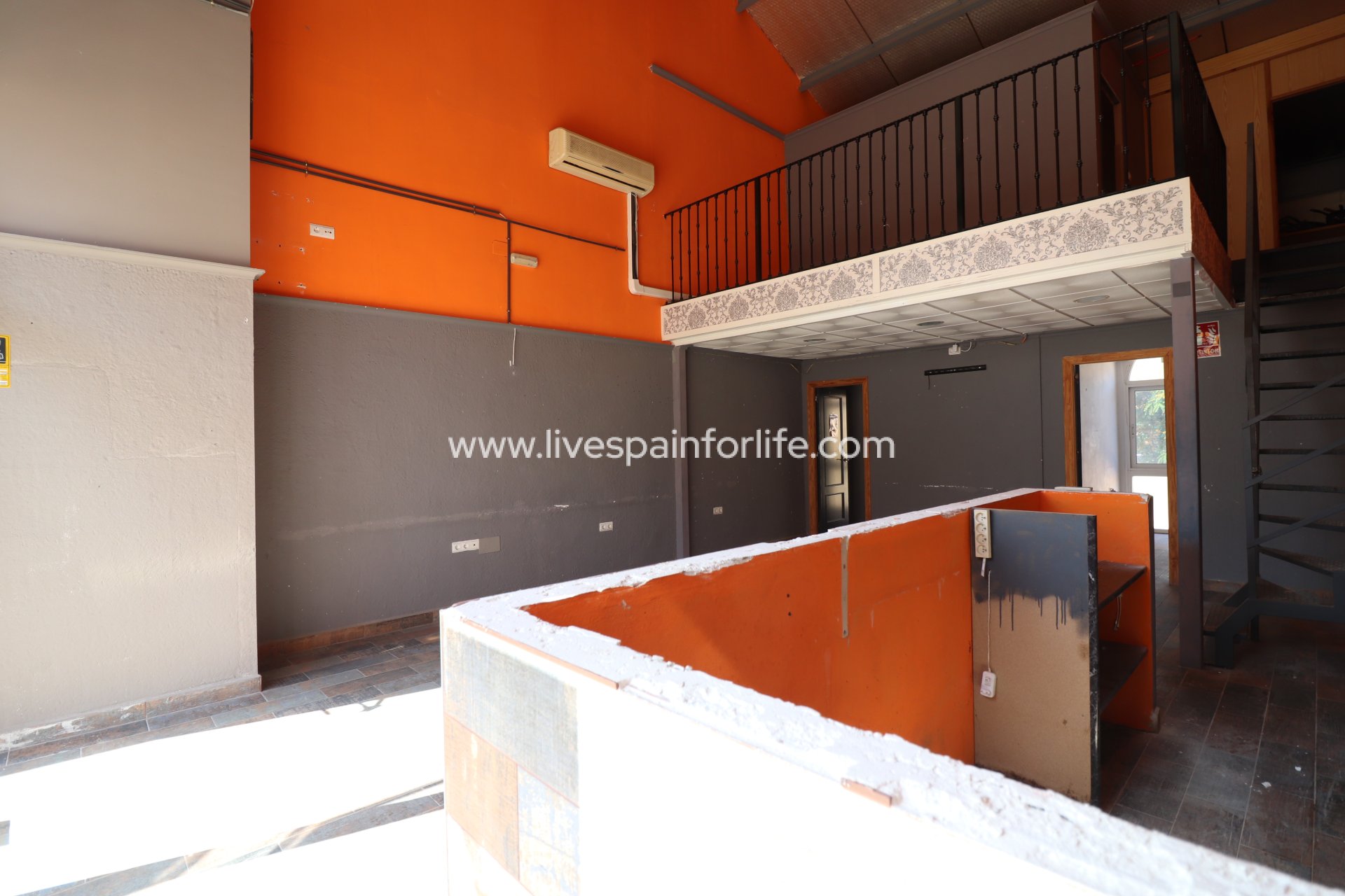 Herverkoop - Commercial (Freehold) -
Algorfa - La Finca Golf Resort