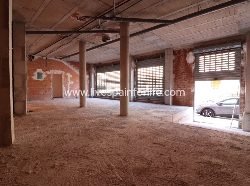 Herverkoop - Commercial (Freehold) -
Rojales - Rojales - Village