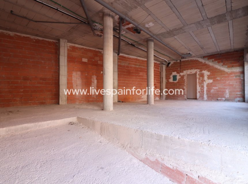 Herverkoop - Commercial (Freehold) -
Rojales - Rojales - Village