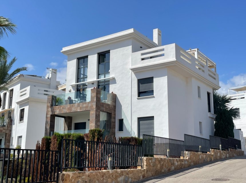 Herverkoop - Duplex -
Orihuela Costa - Las Ramblas
