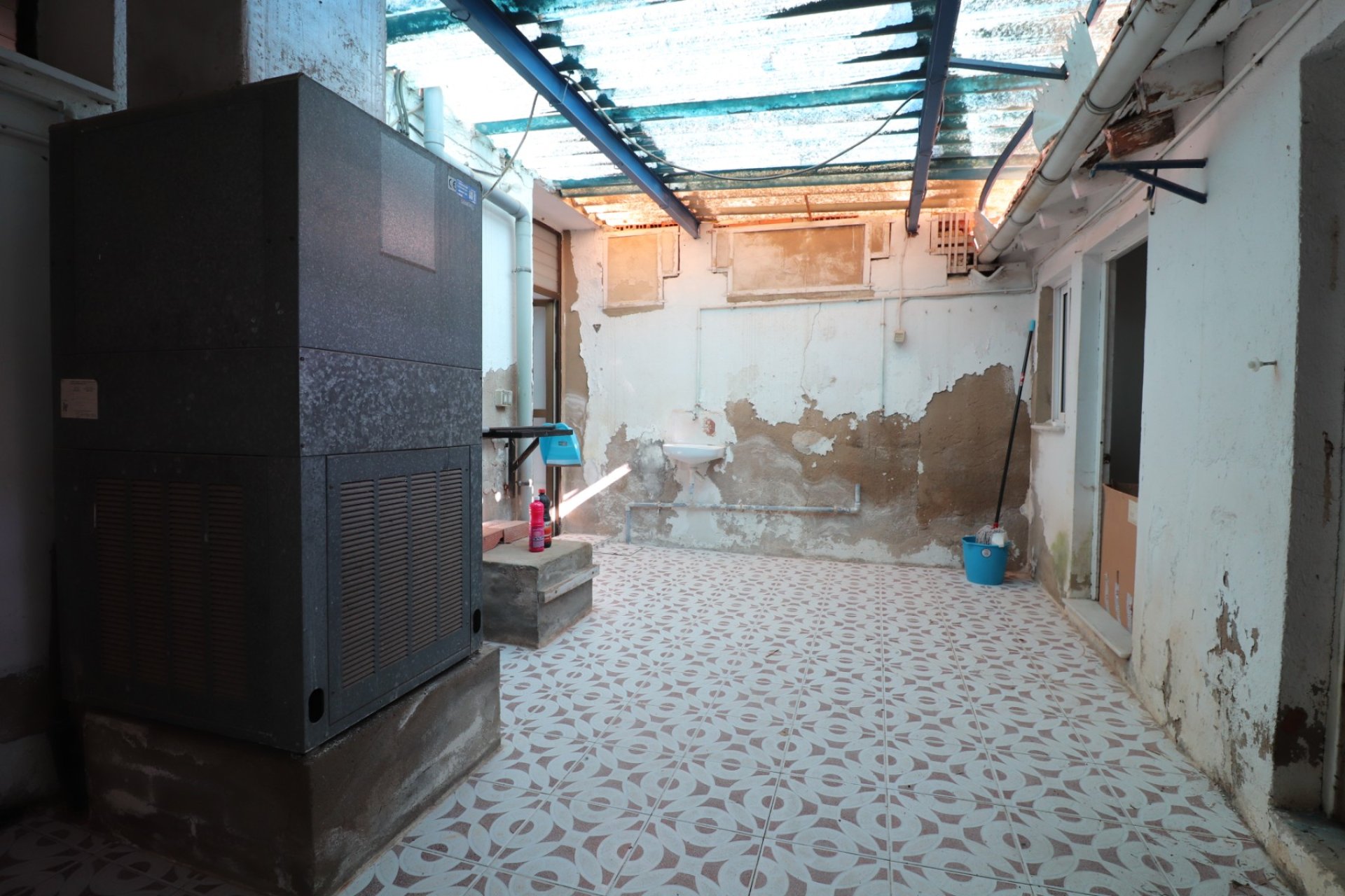 Herverkoop - Handelspand -
Benijofar - Benijofar - Village