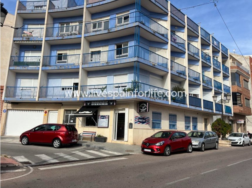 Herverkoop - Handelspand -
Guardamar del Segura - Guardamar