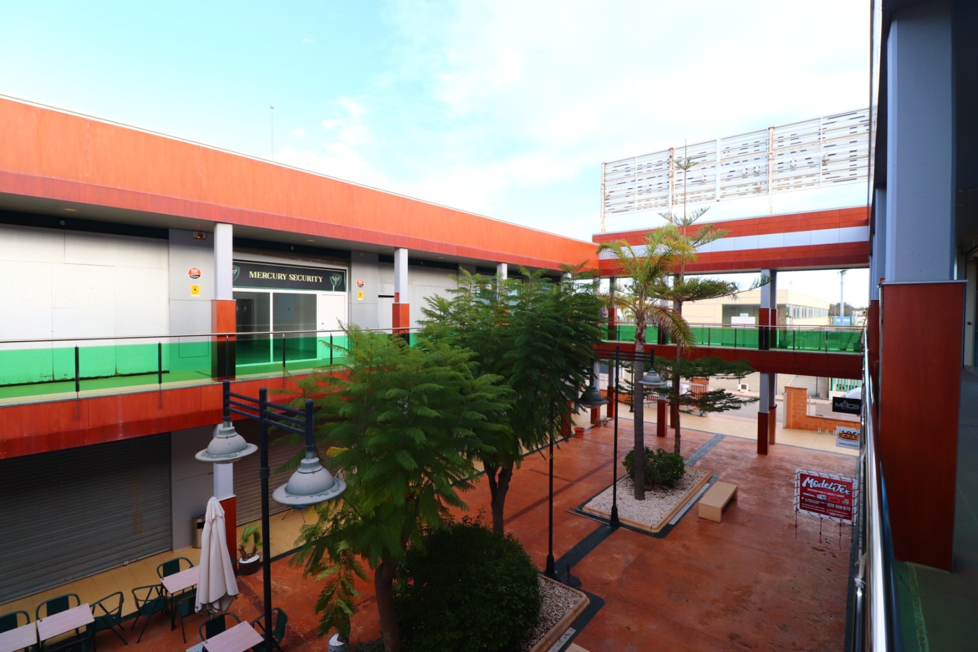 Herverkoop - Handelspand -
San Fulgencio - Bahia de Las Dunas