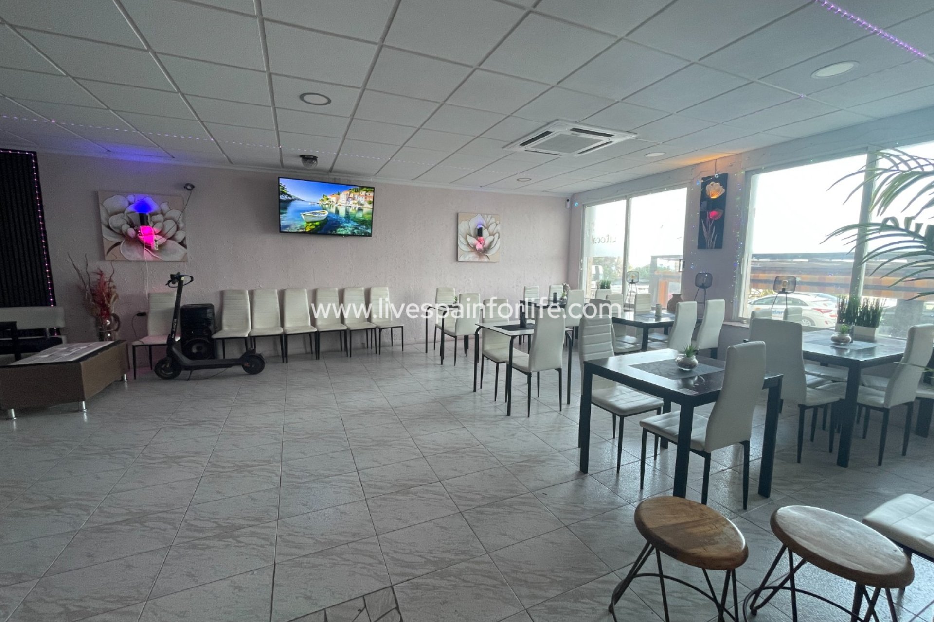 Herverkoop - Handelspand -
Torrevieia - Comunidad Valenciana