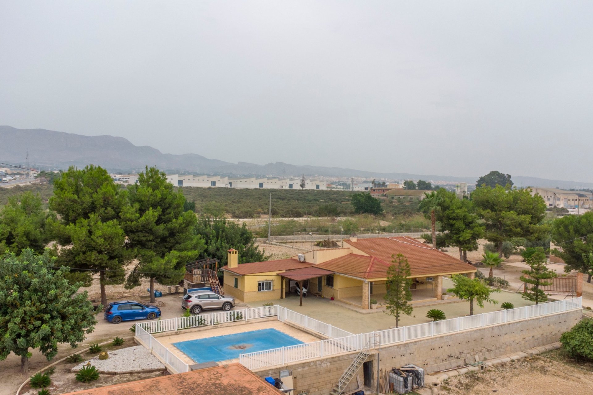 Herverkoop - Plattelandswoning -
Albatera