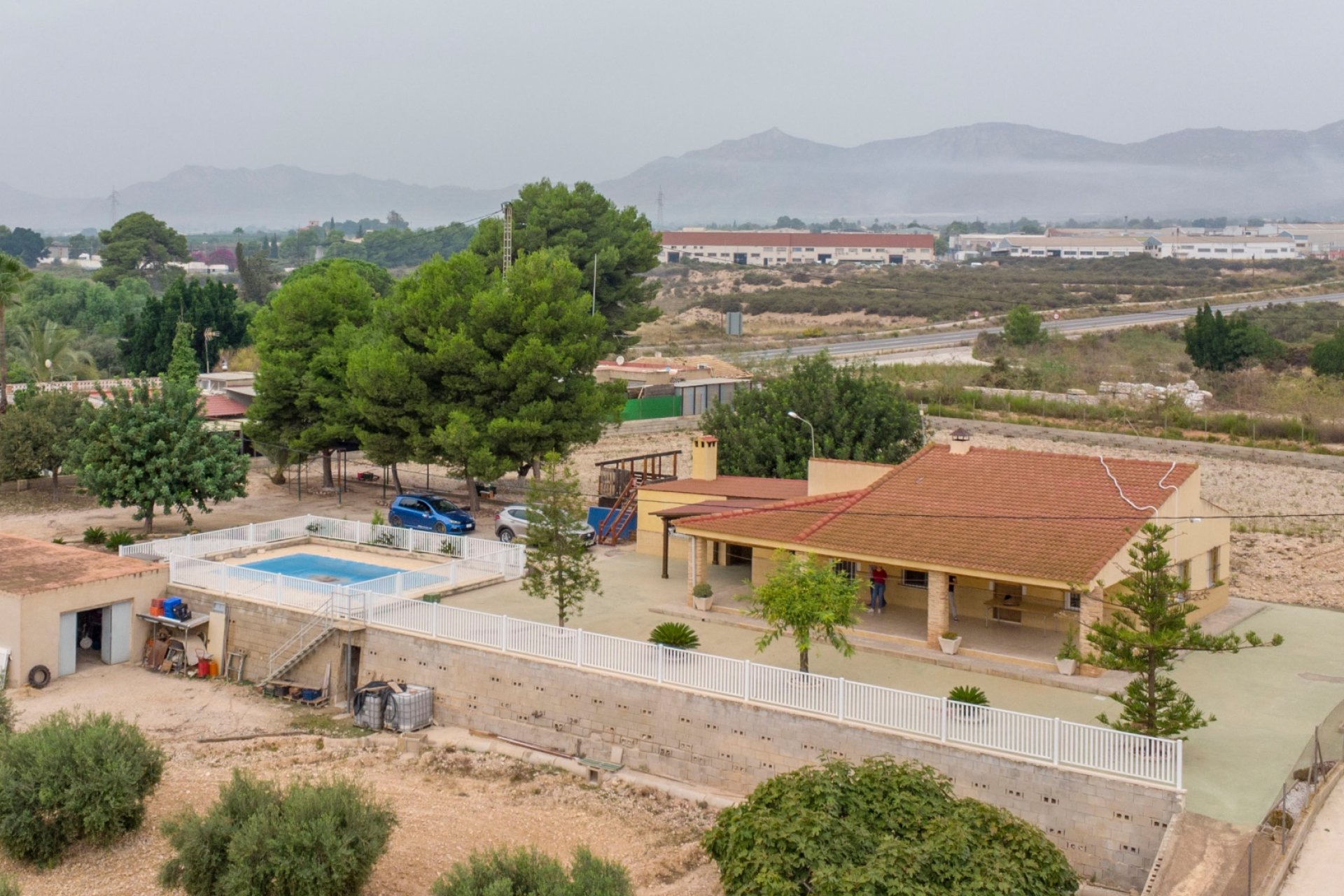 Herverkoop - Plattelandswoning -
Albatera