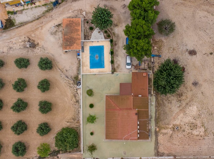 Herverkoop - Plattelandswoning -
Albatera