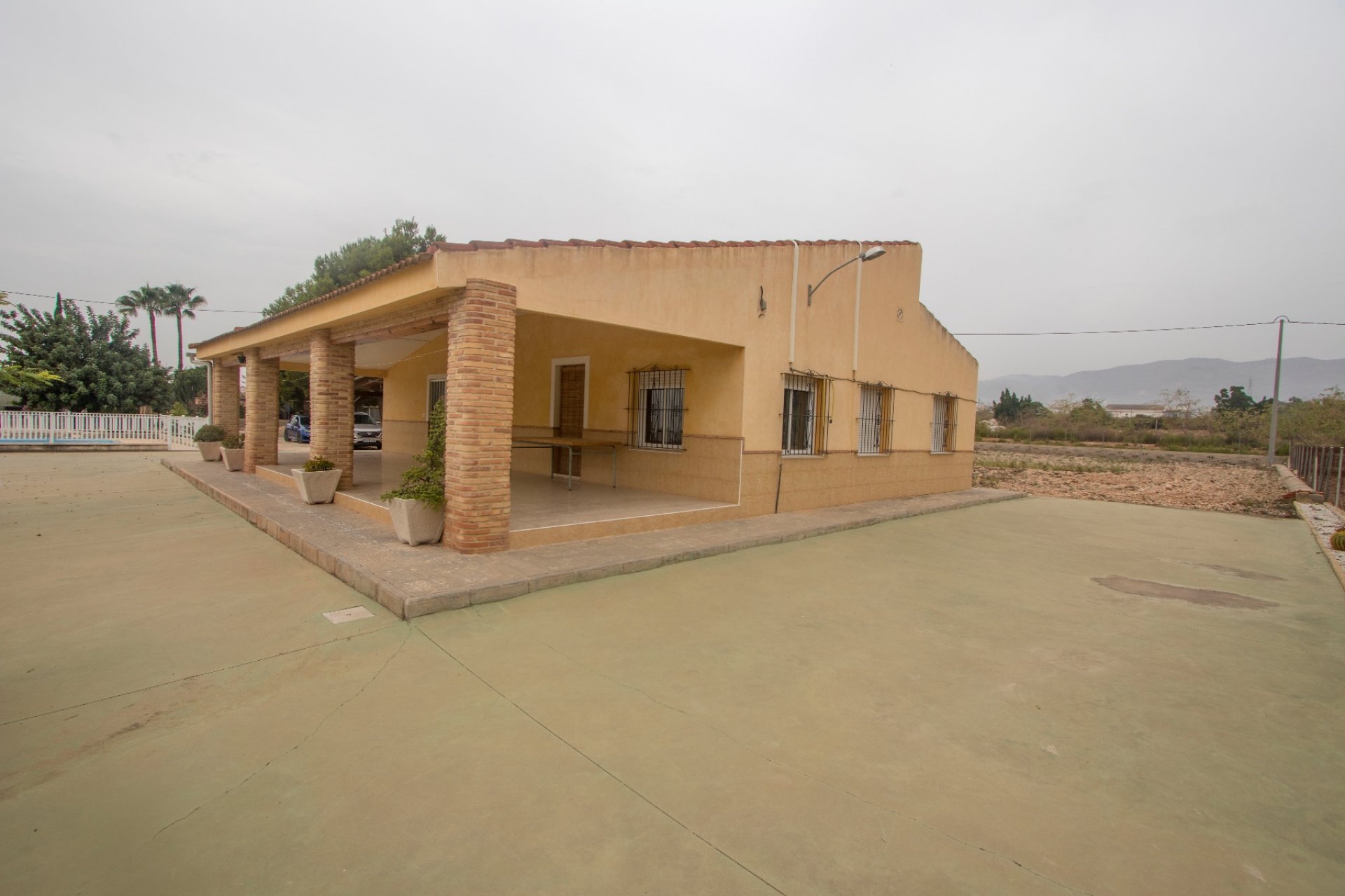 Herverkoop - Plattelandswoning -
Albatera