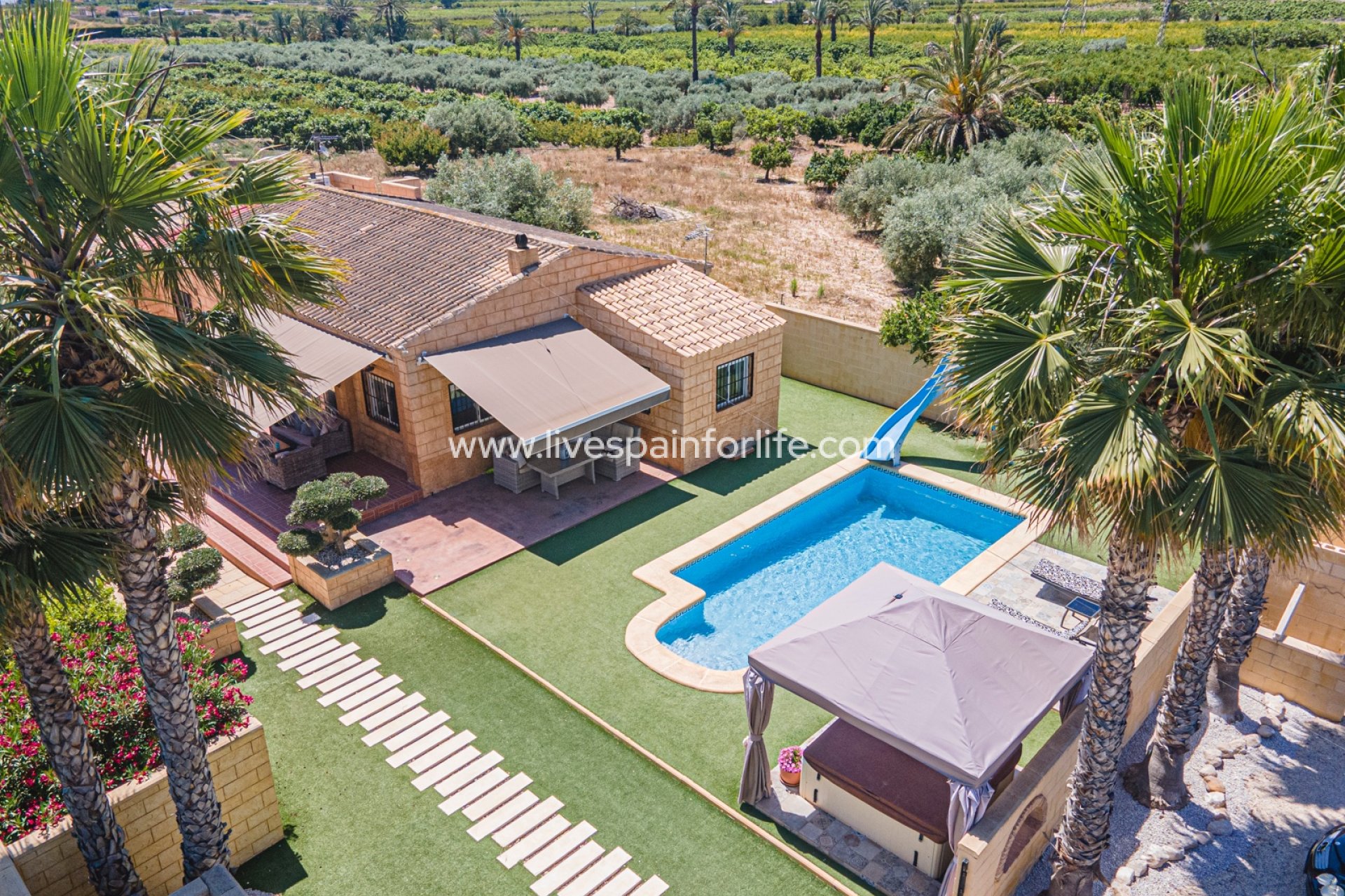 Herverkoop - Plattelandswoning -
Albatera