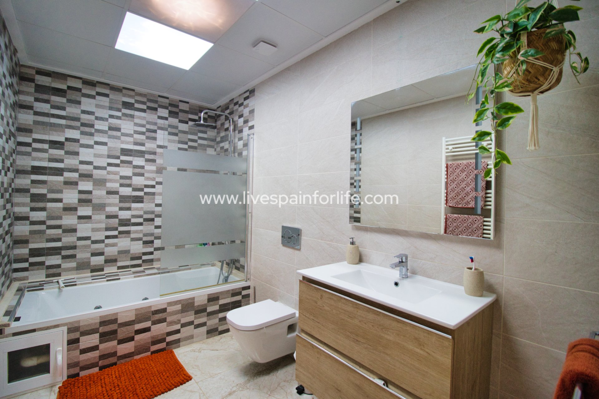 Herverkoop - Plattelandswoning -
Albatera