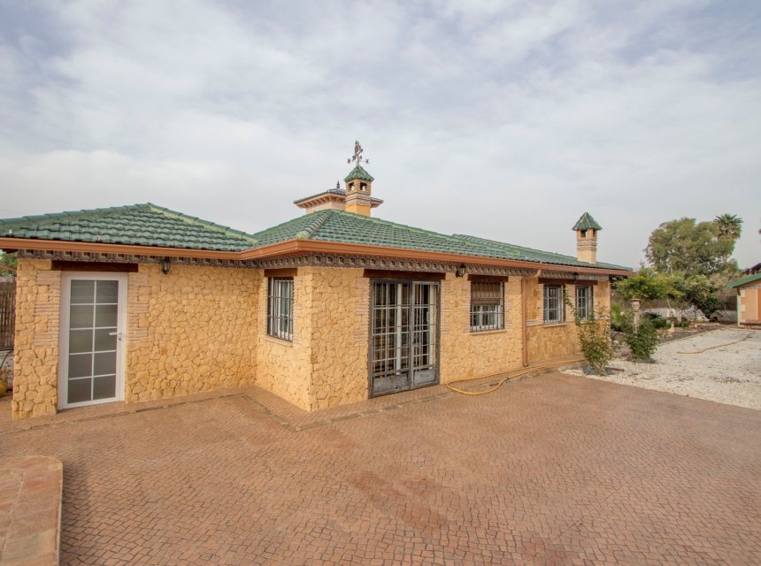 Herverkoop - Plattelandswoning -
Alicante