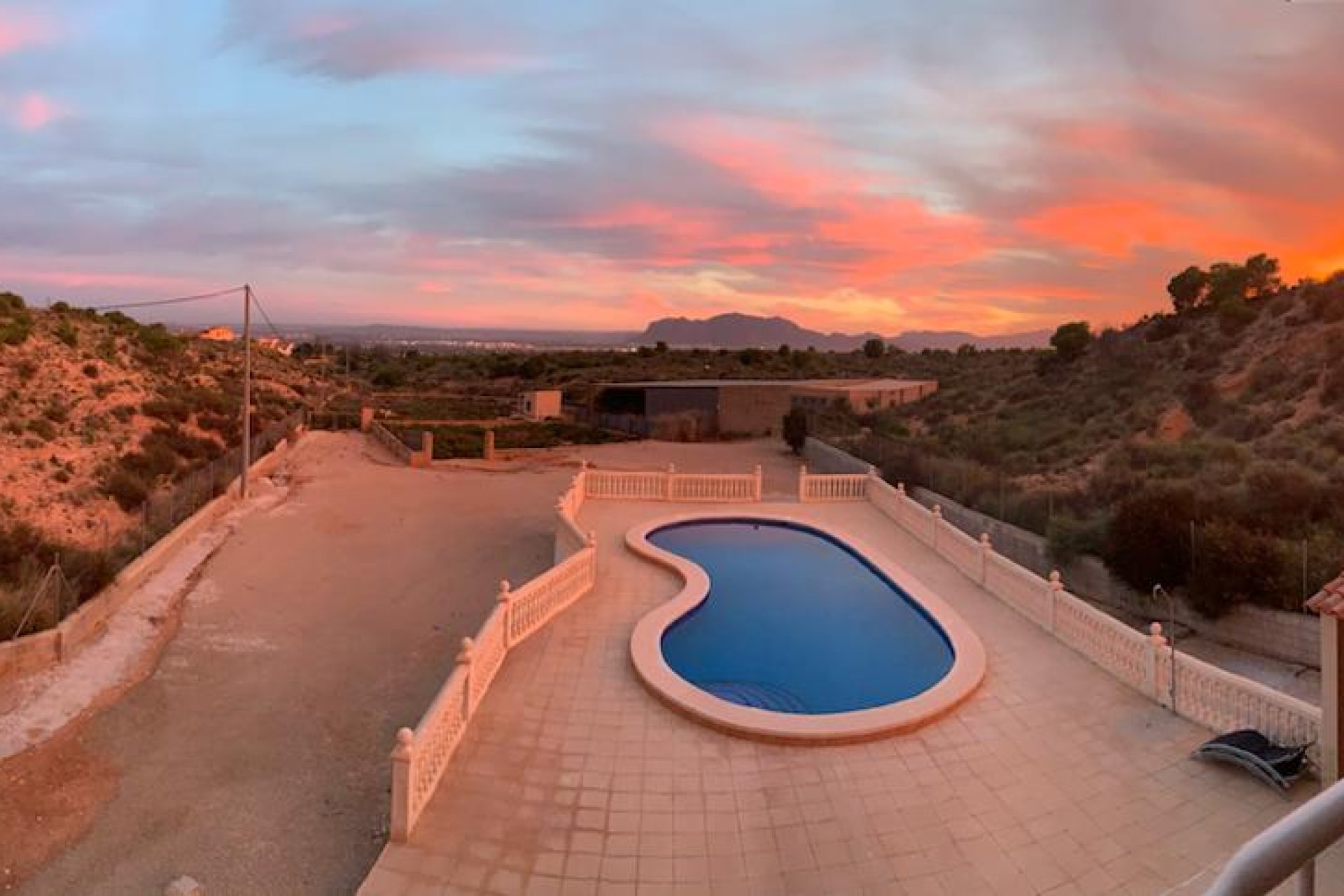 Herverkoop - Plattelandswoning -
Alicante