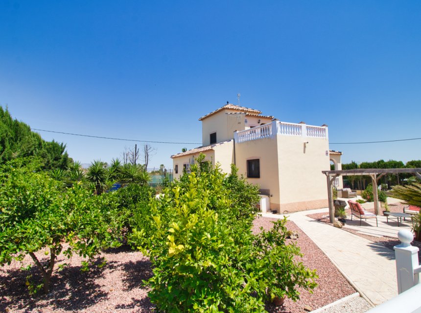 Herverkoop - Plattelandswoning -
Alicante