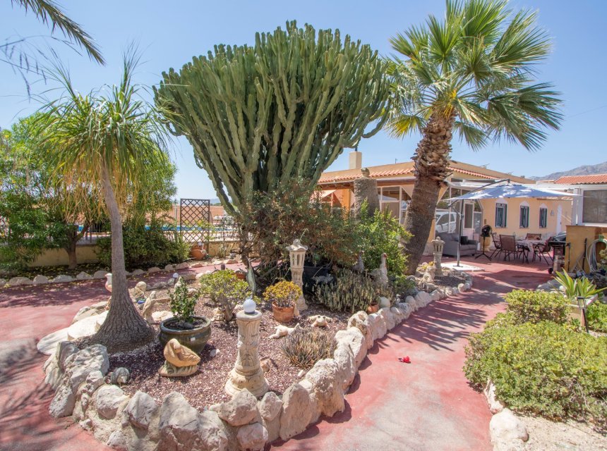 Herverkoop - Plattelandswoning -
Alicante