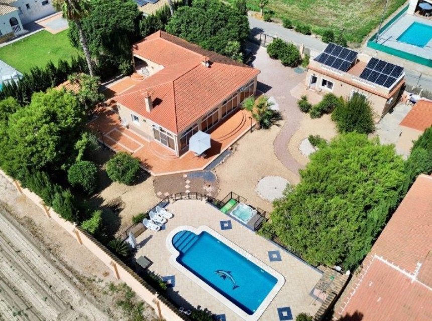 Herverkoop - Plattelandswoning -
Alicante