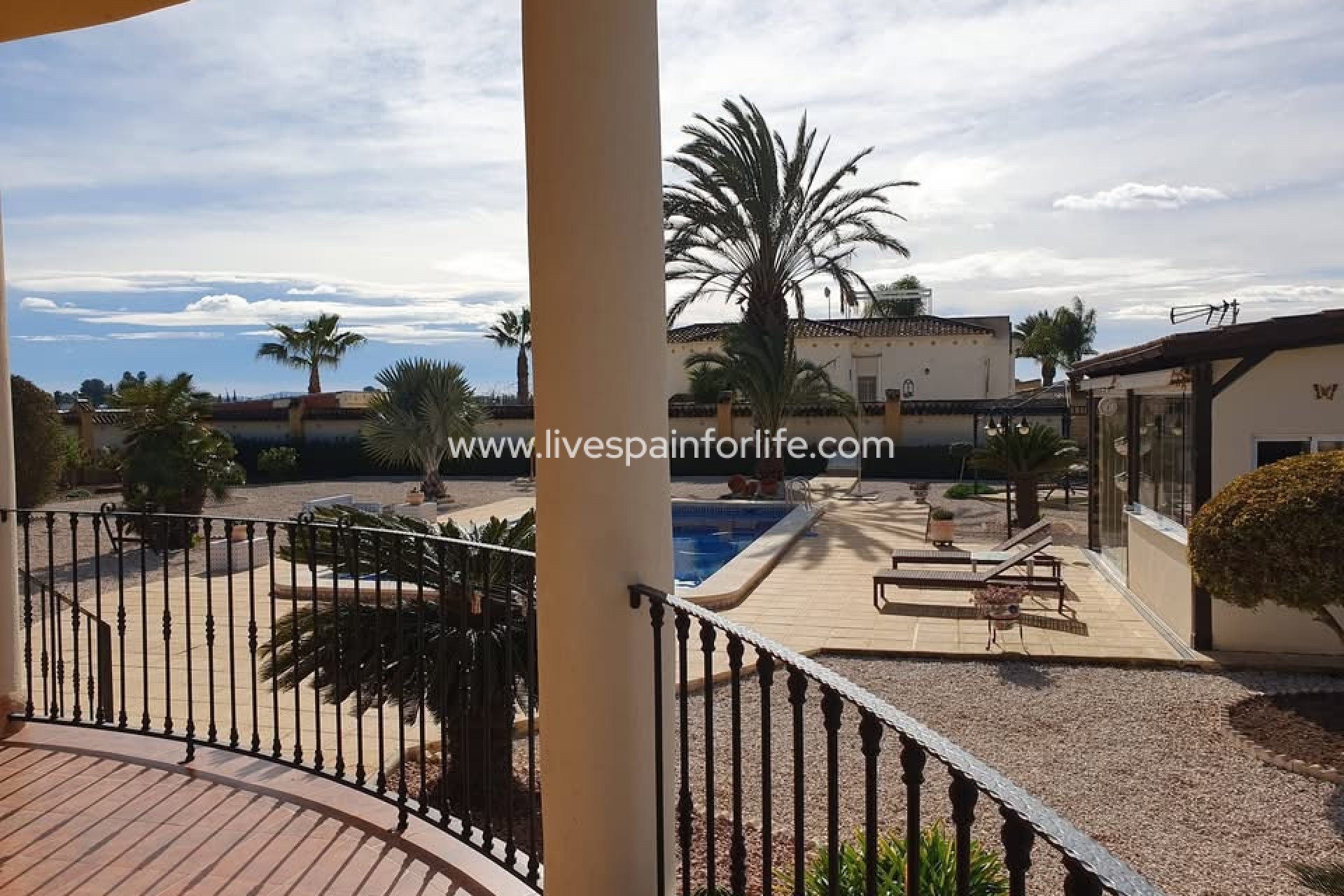 Herverkoop - Plattelandswoning -
Alicante