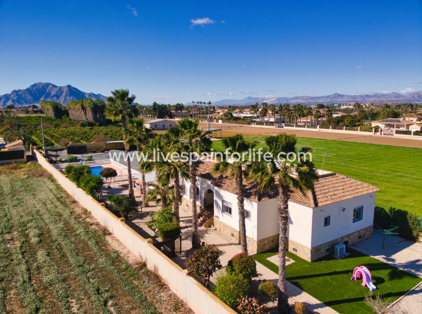 Herverkoop - Plattelandswoning -
Alicante