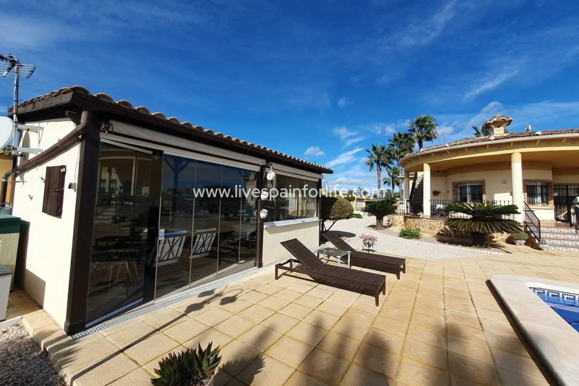 Herverkoop - Plattelandswoning -
Alicante