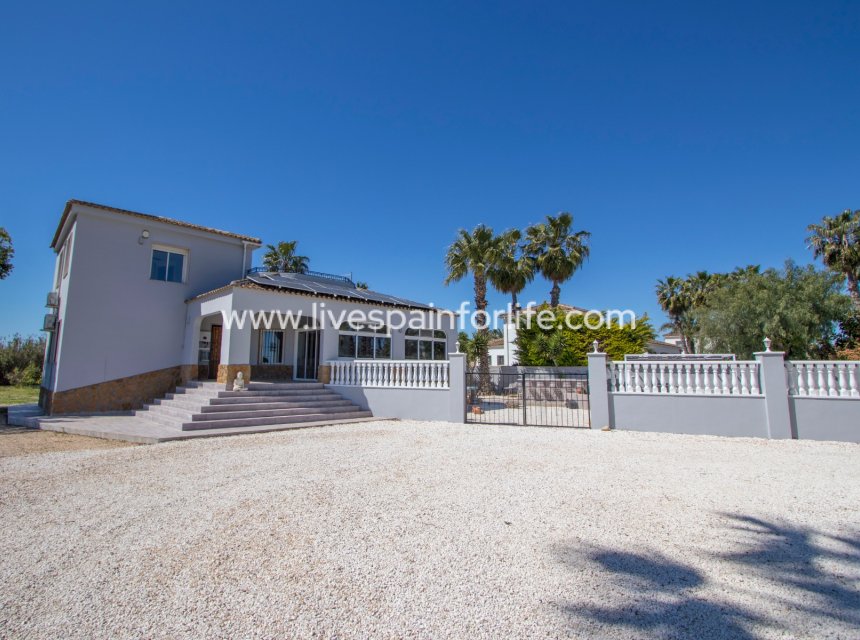 Herverkoop - Plattelandswoning -
Alicante